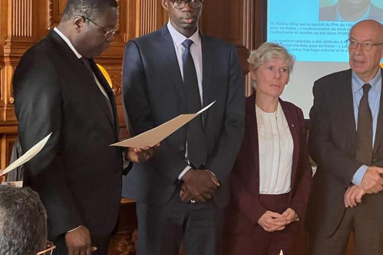 La remise du prix de thèse de l'AHJUCAF à notre compatriote Falilou Diop 